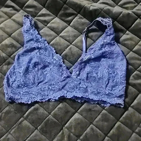 NWOT- dark blue lace bralette! - Picture 1 of 4